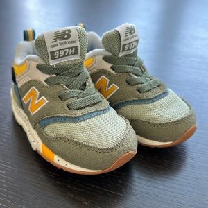 TODDLER NEW BALANCE 997h| size 6C